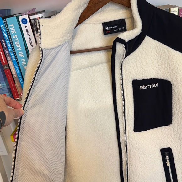 Marmot Women's Cream and Black Fleece Polartec Jacket - Picture 4 of 10